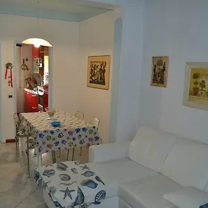 appartamento-manola-viareggio.it-tuscanyhotel.com/